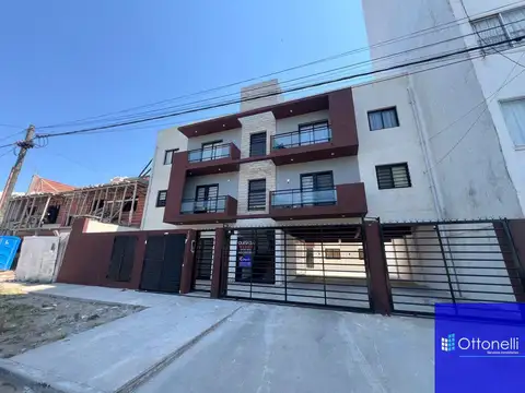 Departamento en venta de 2 dormitorios c/ cochera en Costa Azul