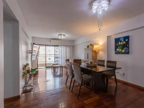 VENTA - DEPARTAMENTO 3 DORMITORIOS VISTA LATERAL AL RÍO COCHERA DOBLE Y BAULERA - CENTRO