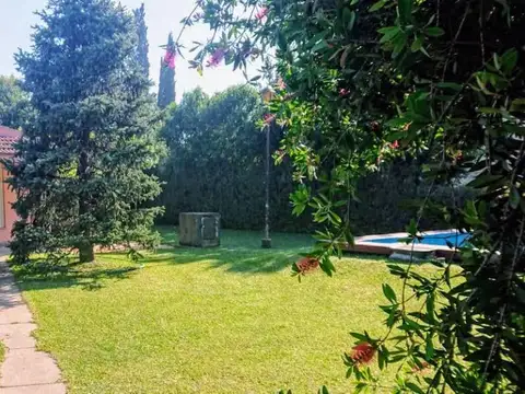 Casa Quinta en Virrey del Pino, con quincho y pileta