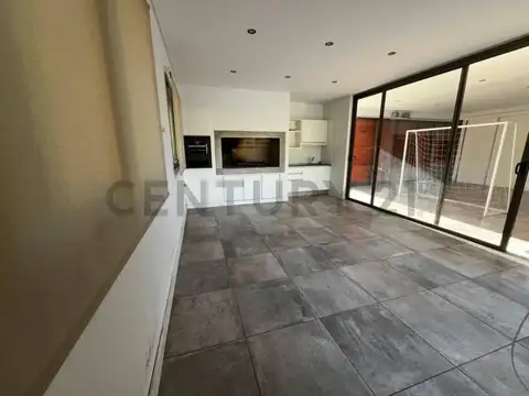 Importante casa en Barrio  privado El Envero, las compuertas.Lujan de cuyo