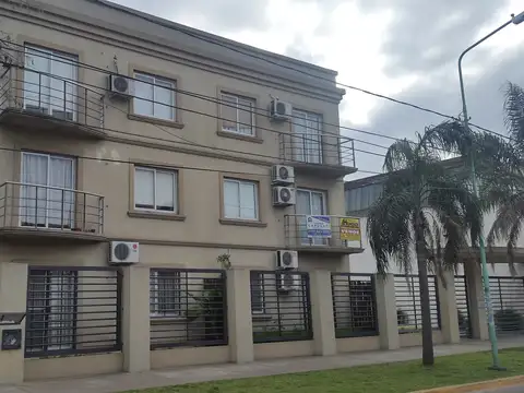 DEPARTAMENTO EN ALQUILER EN MERLO CENTRO