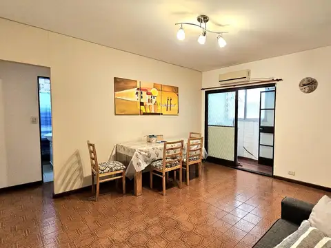 Departamento de 2 ambientes impecable estado  Flores