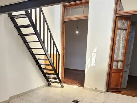 Depto Tipo Casa en Alquiler en La Tablada, $ 550.000