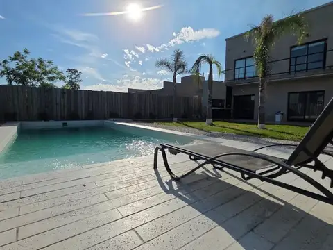 CASA 3 AMB VENTA LAGUNA AZUL EZEIZA PILETA
