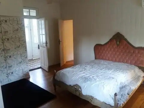 Casa 5 ambientes con 4 baños