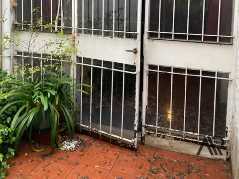 Casa en venta c/ cochera en Aguada