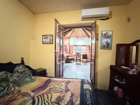 Casa en Venta con 4 cocheras
