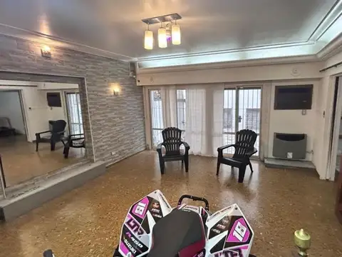 Depto Tipo Casa en Venta de 4 dormitorios