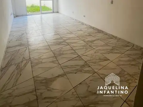 Departamento en Alquiler en Villa Luzuriaga, $ 420.000