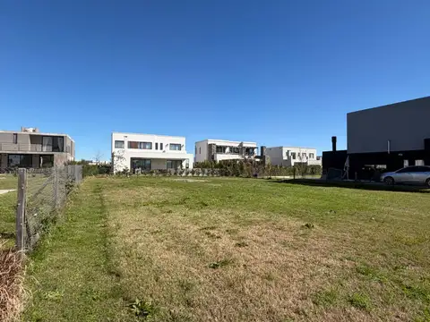 LOTE EN VENTA – RIBERAS, PUERTOS DEL LAGO, ESCOBAR