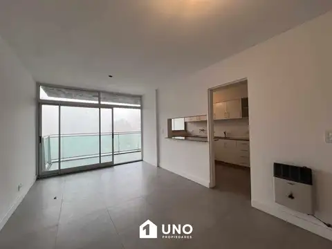 Jujuy y Balcarce - Dpto de 2 Dormitorios Externo. Con cochera.