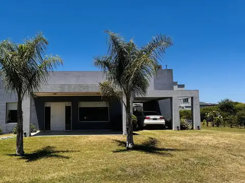 Casa con piscina Barrio Los Bretes