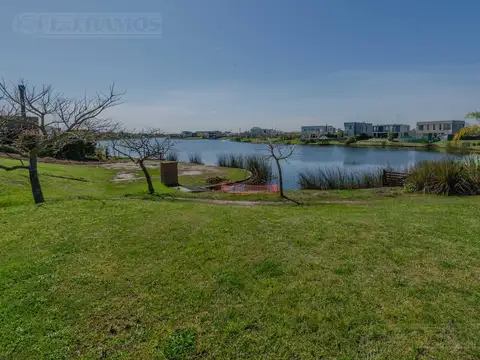 Terreno en  venta en el Barrio Vistas con vista al lago, PUERTOS / ESCOBAR