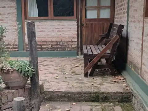 ALQUILER CASA EN LA CUMBRE 2 DORMITORIOS AMUEBLADA
