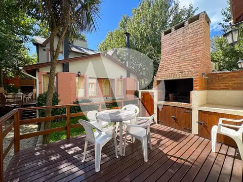 Venta Complejo de Casas en Mar Azul a 1 cuadra del Mar!