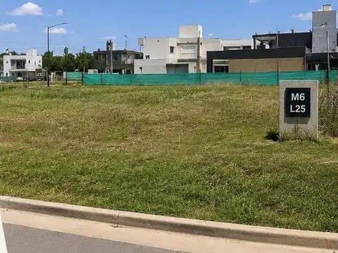 SE VENDE TERRENO ABRAS DE MANANTIALES