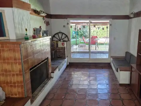 Casa 4 ambientes con 1 baño