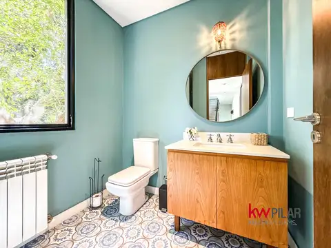 Casa 5 ambientes con 3 baños