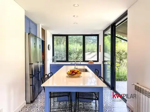 Casa en Venta con 4 cocheras