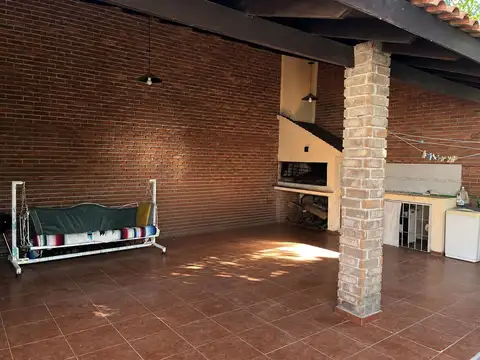 ALQUILER CASA DOS DORMITORIOS VILLA ARGENTINA SUR