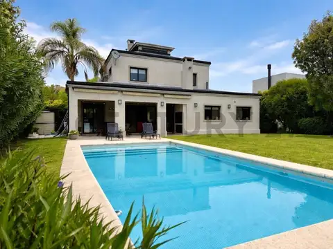 Impecable Casa Moderna con Pileta en Santa Clara