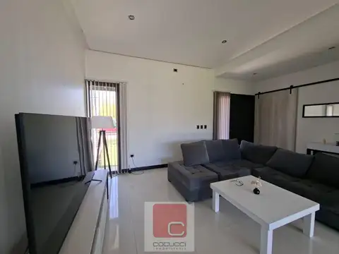 Casa 3 ambientes con 3 baños