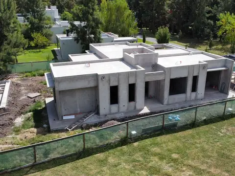 Casa en Venta en Miralagos de 3 dormitorios  mas escritorio - llave en mano