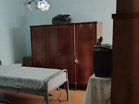 Venta Amplio PH 3 Amb Al Frente con Terraza en Caseros. Inmejorable Zona + prefabricada 2 amb