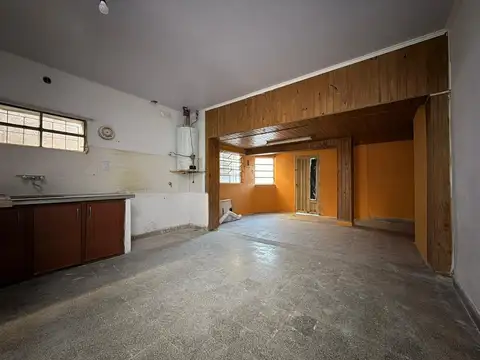 Casa 3 ambientes con 1 baño