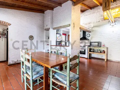 Depto Tipo Casa 5 ambientes con 2 baños