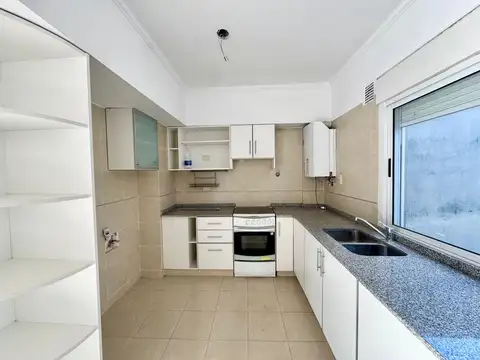 Departamento 4 ambientes con 2 baños