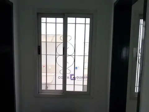 PH de 3 ambientes con patio ubicado en esquina Jujuy y Gavilán