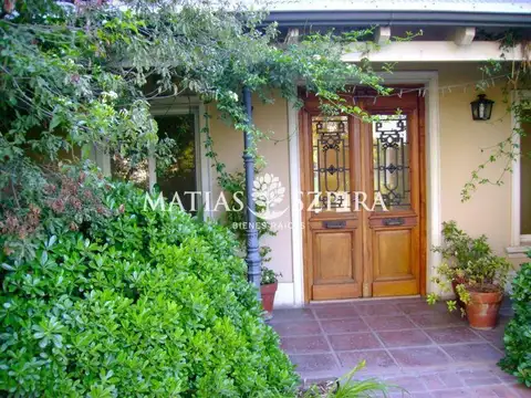 Casa en Venta con 4 cocheras