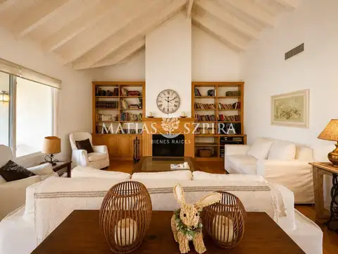 Casa 6 ambientes. | Av. Presidente Peron 10298