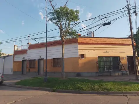 CASA + LOCAL EN VENTA- MARIA SELVA- SANTA FE