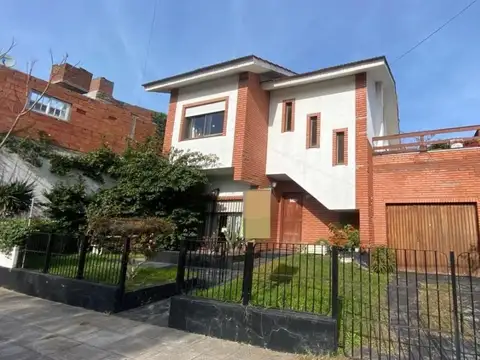 Casa en venta - 3 Dormitorios 2 Baños - Santa Teresita