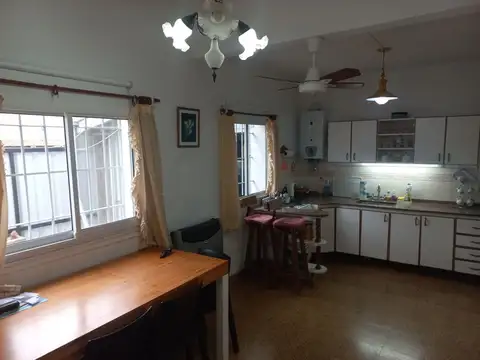 Casa 4 ambientes con 1 baño