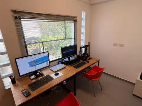 Casa 6 ambientes con 2 baños