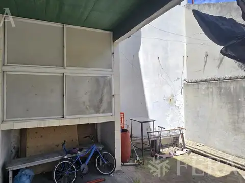 Depto Tipo Casa en Venta con 1 cocheras