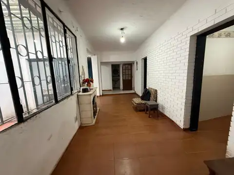 Villa Devoto casa 3 amb. Av. General Paz 5960 y Llavallol