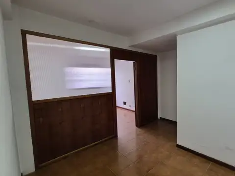 Oficina en Alquiler en Pilar Centro, $ 550.000