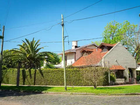 VENTA DE CASA 5 AMBIENTES ADROGUE CENTRO PILETA