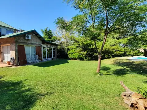 VENTA | PERMUTA - Casa 3 dormitorios, jardín y pileta - Funes.