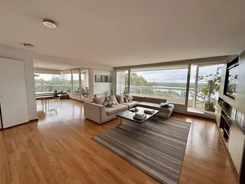 Piso exclusivo frente al rio