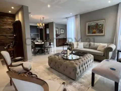 CASA EN VENTA BARRIO DALVIAN