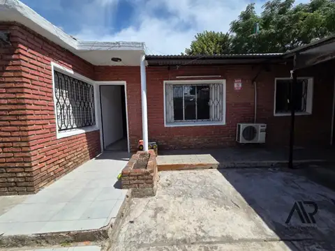 Casa en alquiler c/ cochera en Flor de Maroñas