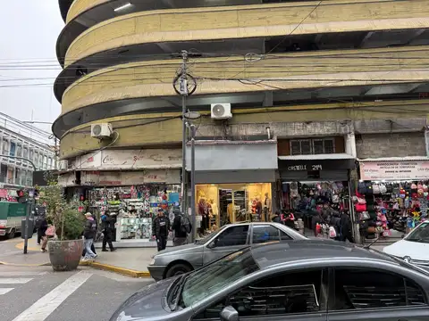 Venta Local con Renta en Balvanera - Once