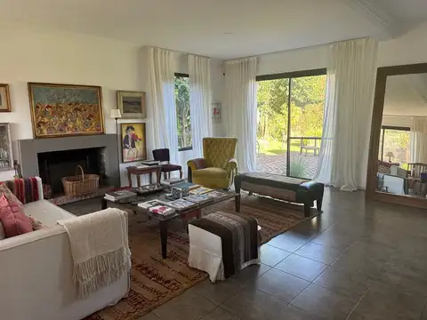 Casa en Alquiler Temporal con 2 cocheras