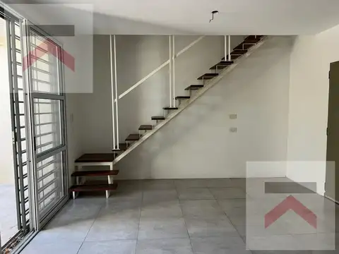 Venta casa 3 ambientes  en la Lucila.