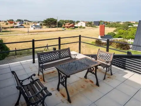 Casa de 2 ambientes con vista al mar, el marquesado